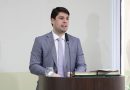 Vereador Gabriel Cesar fiscaliza escola em Cajupiranga e cobra solução para calor nas salas de aula