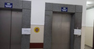 Elevadores quebrados no Hospital Deoclécio Marques comprometem atendimento Elevadores quebrados no Hospital Deoclécio Marques comprometem atendimento