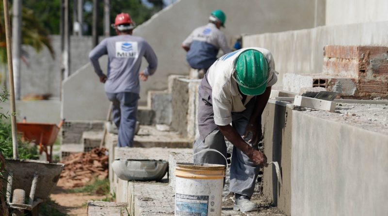 Prefeita Nilda acompanha obras no Campo de Liberdade