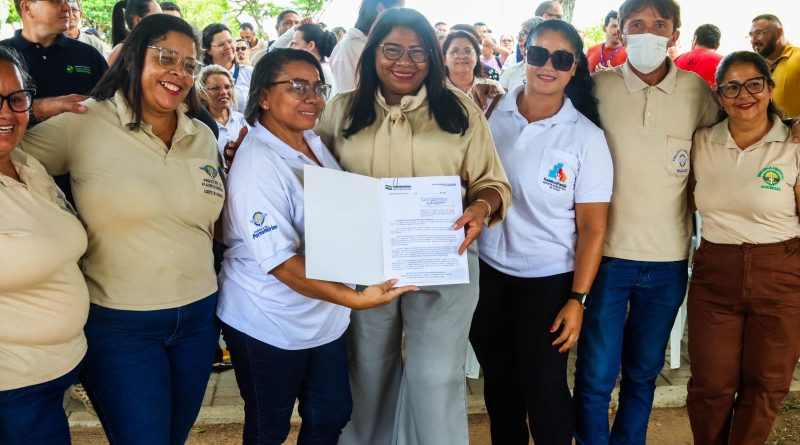 Nilda sanciona lei histórica e garante valorização dos agentes comunitários de saúde e de combate às endemias Nilda sanciona lei histórica e garante valorização dos agentes comunitários de saúde e de combate às endemias