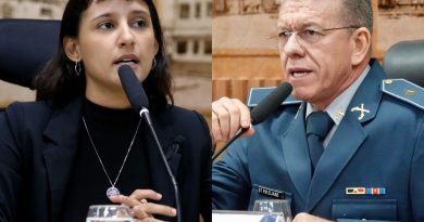 Vereador Subtenente Eliabe protocola denúncia contra Brisa Bracchi por suposta agressão a cidadã Vereador Subtenente Eliabe protocola denúncia contra Brisa Bracchi por suposta agressão a cidadã