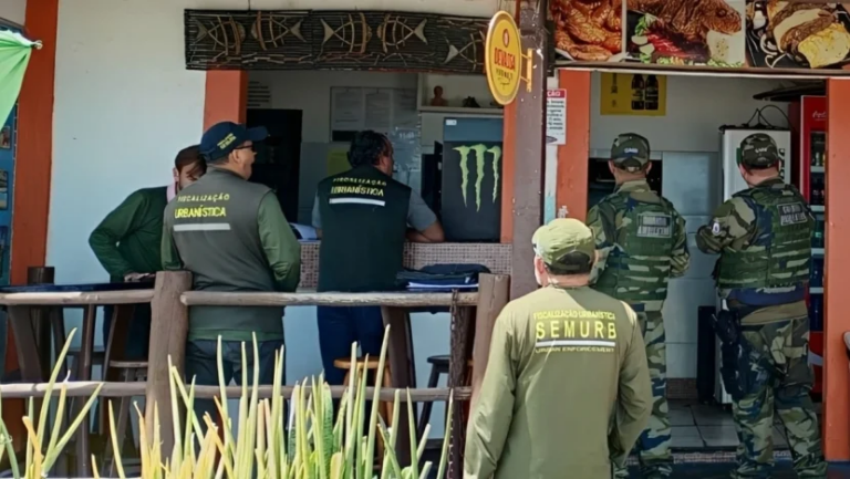 Bar em área pública da orla de Ponta Negra é impedido de funcionar Bar em área pública da orla de Ponta Negra é impedido de funcionar