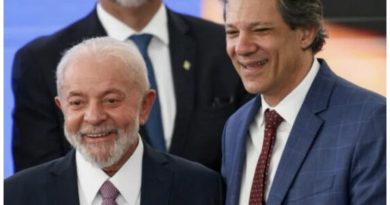 Governo Lula amplia arrecadação e passa a atingir trabalhadores informais Governo Lula amplia arrecadação e passa a atingir trabalhadores informais
