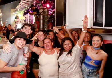 Prévia carnavalesca de Parnamirim reúne 60 mil pessoas em Pirangi