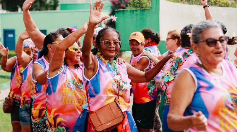 Idosos dos Serviços de Convivência de Parnamirim participam do Carnaval da Feliz Idade Idosos dos Serviços de Convivência de Parnamirim participam do Carnaval da Feliz Idade
