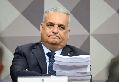 CPMI do INSS rejeita relatório final e termina sem consenso após madrugada de tensão