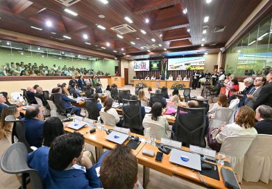 Solenidade enaltece trajetória de mulheres e defende igualdade