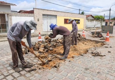 Gestão avança com operação tapa-buracos no município Gestão avança com operação tapa-buracos no município