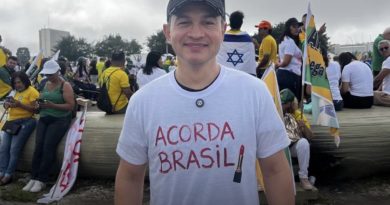 Cantor Davi Sacer anuncia pré-candidatura a deputado federal Cantor Davi Sacer anuncia pré-candidatura a deputado federal