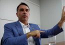 Flávio Bolsonaro lidera com 45,3% contra 44,7% de Lula no 2º turno, diz pesquisa Meio/Ideia