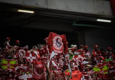 Torcida organizada do América é suspensa por sete jogos após agressão a idoso