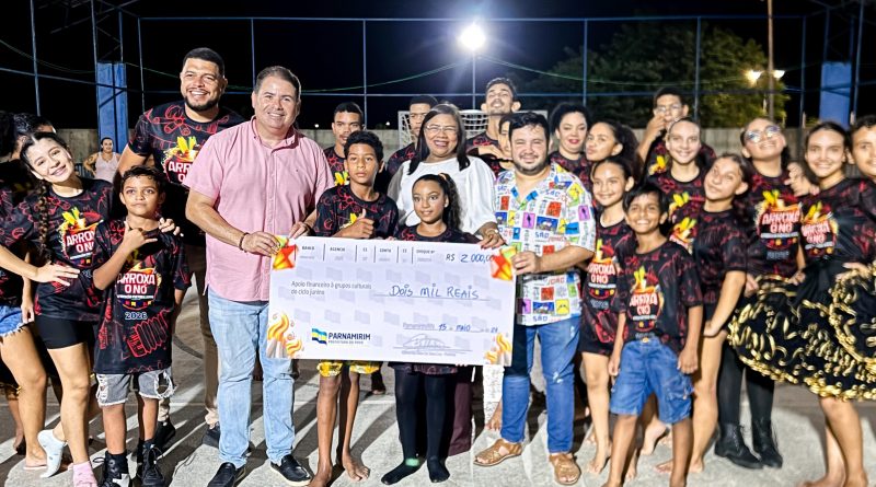 Gestão Nilda entrega cheques às quadrilhas juninas e reforça valorização da cultura popular Gestão Nilda entrega cheques às quadrilhas juninas e reforça valorização da cultura popular