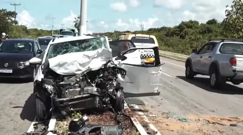 Laudo aponta álcool e cocaína no sangue de motorista que invadiu contramão na Rota do Sol Laudo aponta álcool e cocaína no sangue de motorista que invadiu contramão na Rota do Sol
