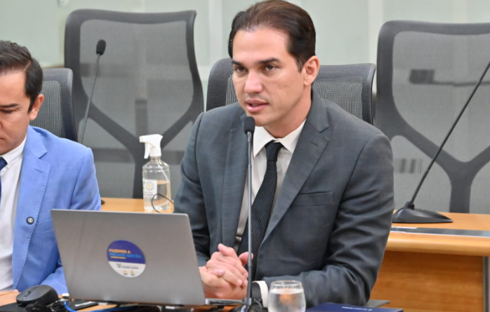 KLEBER RODRIGUES PROPÕE ESTUDO PARA CAMPUS DA UERN EM NOVA CRUZ