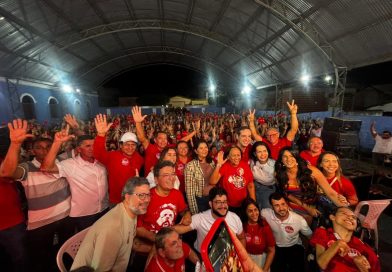 Trairi reúne multidão em Santa Cruz e fortalece Time de Lula com Samanda ao Senado Trairi reúne multidão em Santa Cruz e fortalece Time de Lula com Samanda ao Senado