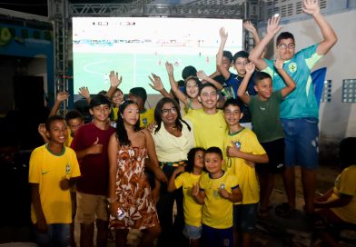 Prefeita Nilda assiste primeiro jogo da Copa junto com a Torcida do Povo Prefeita Nilda assiste primeiro jogo da Copa junto com a Torcida do Povo