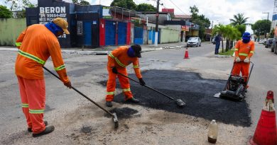 Prefeitura segue realizando manutenção asfáltica no município, agora em Parque Industrial