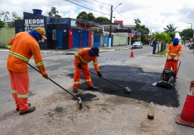 Prefeitura segue realizando manutenção asfáltica no município, agora em Parque Industrial