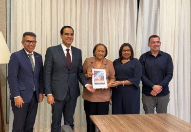Prefeita Nilda apresenta projetos de turismo ao ministro e garante apoio do Governo Federal Prefeita Nilda apresenta projetos de turismo ao ministro e garante apoio do Governo Federal
