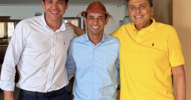 Carlos Eduardo declara apoio a Allyson e confirma que será candidato à ALRN