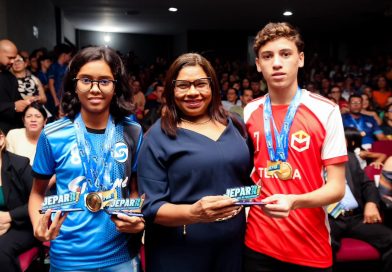 Encerramento dos Jogos Escolares reúne estudantes, celebra campeões e reforça compromisso da gestão Nilda com a juventude Encerramento dos Jogos Escolares reúne estudantes, celebra campeões e reforça compromisso da gestão Nilda com a juventude