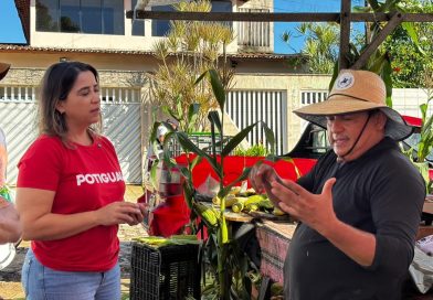 Samanda presta contas do mandato e dialoga com a população em feiras e mercado de Natal