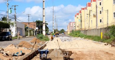 Prefeitura alcança 75% de execução da obra de pavimentação da Avenida Brasil, na Coophab Prefeitura alcança 75% de execução da obra de pavimentação da Avenida Brasil, na Coophab