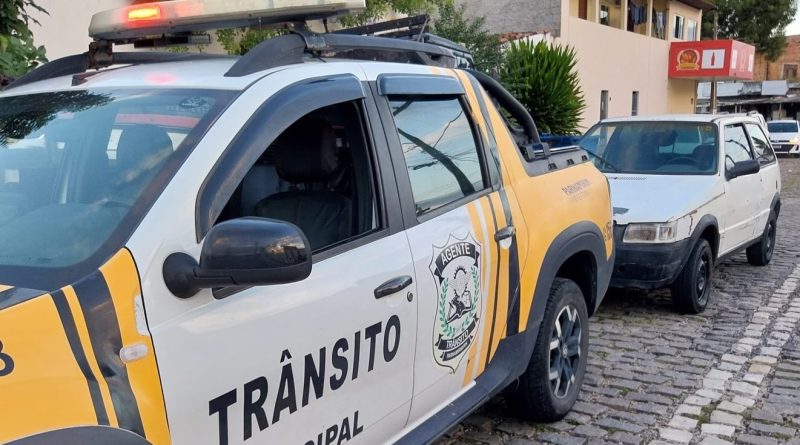 AGENTES DE TRÂNSITO MUNICIPAIS DE PARNAMIRIM-RN IDENTIFICA VEÍCULO COM REGISTRO DE ROUBO/FURTO