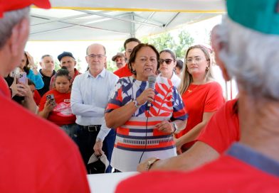 “A estrada é o caminho da vida”: trabalhador com 40 anos de obras acompanha transformação da RN-117 no Alto Oeste