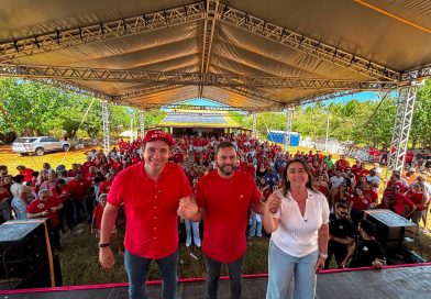 Prefeito Pedro Henrique declara apoio a Samanda em grande ato político em Pedra Grande Prefeito Pedro Henrique declara apoio a Samanda em grande ato político em Pedra Grande