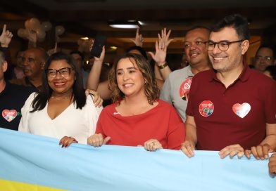 Professor Ítalo, prefeita Nilda e vereadores declaram apoio a Samanda Alves para o Senado