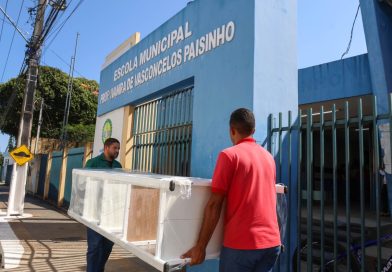 Renovação do mobiliário escolar chega a mais quatro unidades da rede municipal