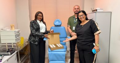 Gestão Nilda fortalece atendimento de otorrino no CER com entrega de cadeira própria para o serviço Gestão Nilda fortalece atendimento de otorrino no CER com entrega de cadeira própria para o serviço