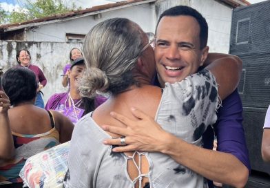Onda Roxa de Amor chega a Bela Parnamirim e leva adoração, misericórdia e serviço às ruas.