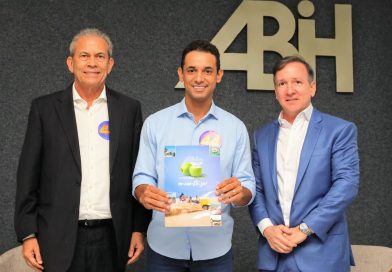 Allyson apresenta propostas para destravar o turismo do RN em encontro com a hotelaria potiguar