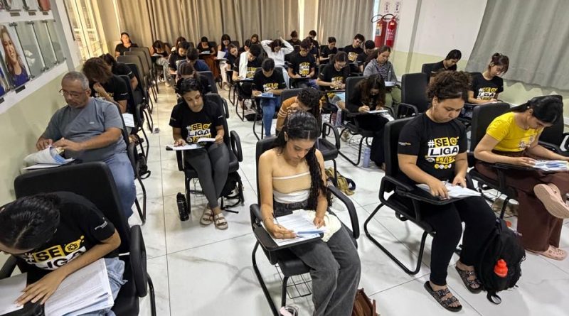 Primeiro Simulado do Projeto Se Liga Enem reúne estudantes em Parnamirim Primeiro Simulado do Projeto Se Liga Enem reúne estudantes em Parnamirim