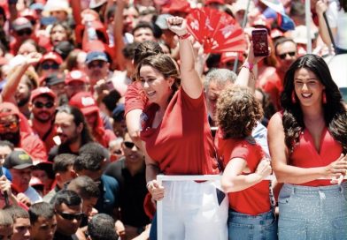 Samanda classifica ato de Lula com mais de 100 mil pessoas em Natal como o maior da história do RN Samanda classifica ato de Lula com mais de 100 mil pessoas em Natal como o maior da história do RN