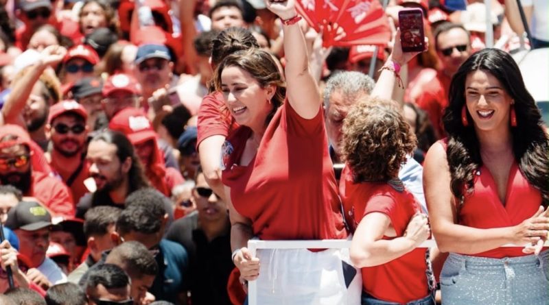 Samanda classifica ato de Lula com mais de 100 mil pessoas em Natal como o maior da história do RN Samanda classifica ato de Lula com mais de 100 mil pessoas em Natal como o maior da história do RN