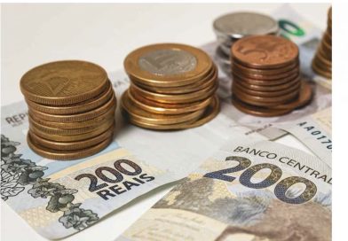 Real desvaloriza 10% no mercado futuro com reeleição de Lula